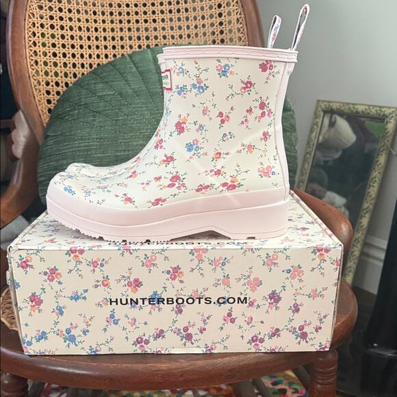 NIB LoveShackFancy x Hunter Sunrise Confetti Bloom Floral Short Play Rain Boots - Picture 2 of 8